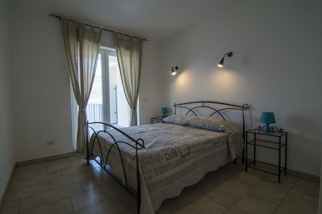 Residence Il Poggio Dorio Esterno foto